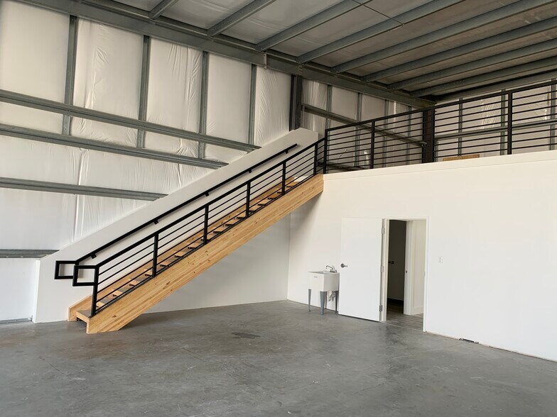 More Photos Of 18101 Cypress Rosehill Rd, Cypress Unknown For Lease