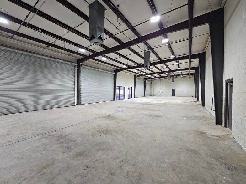 More Photos Of 8718 E McDowell Rd, Scottsdale Industrial For Sale