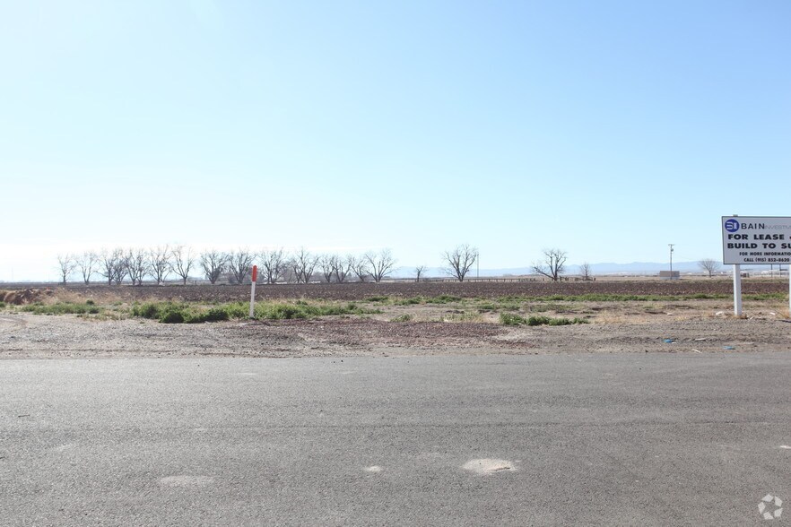 More Photos Of 100 S San Elizario Rd, Clint Freestanding For Lease