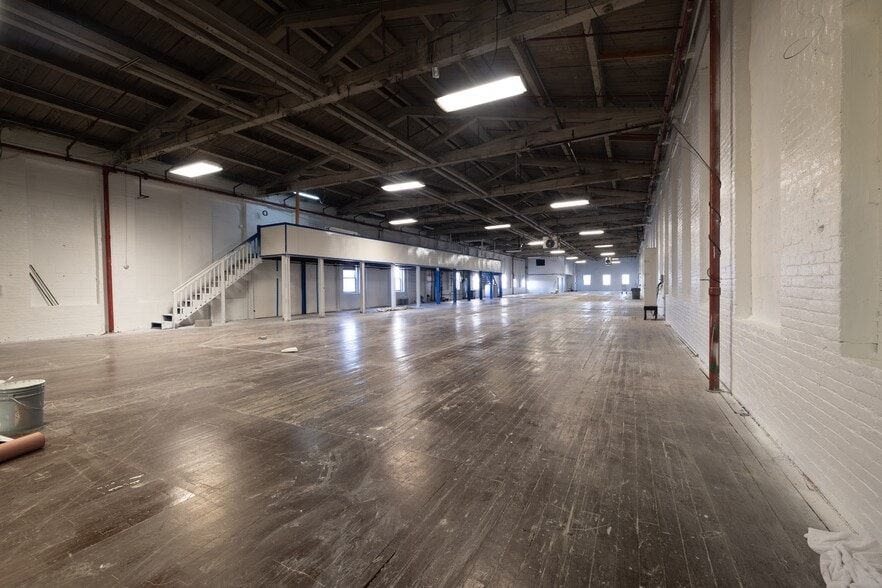 More Photos Of 185 6th Ave, Paterson Light Manufacturing For Lease