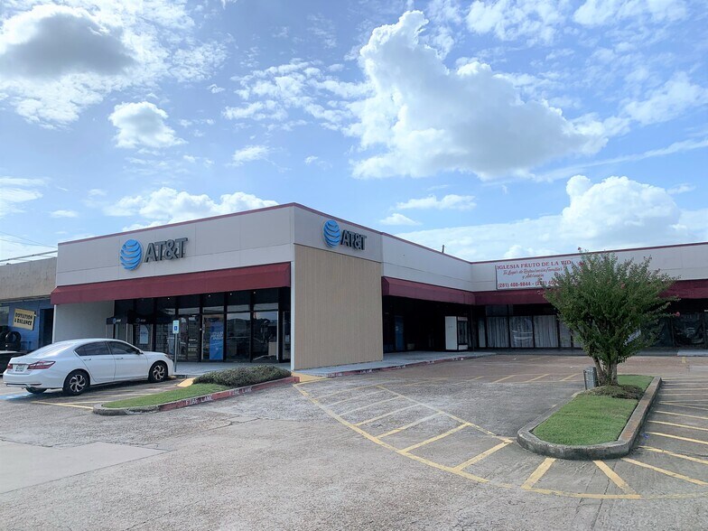 More Photos Of 1800-1830 FM-1960 W, Houston General Retail For Sale