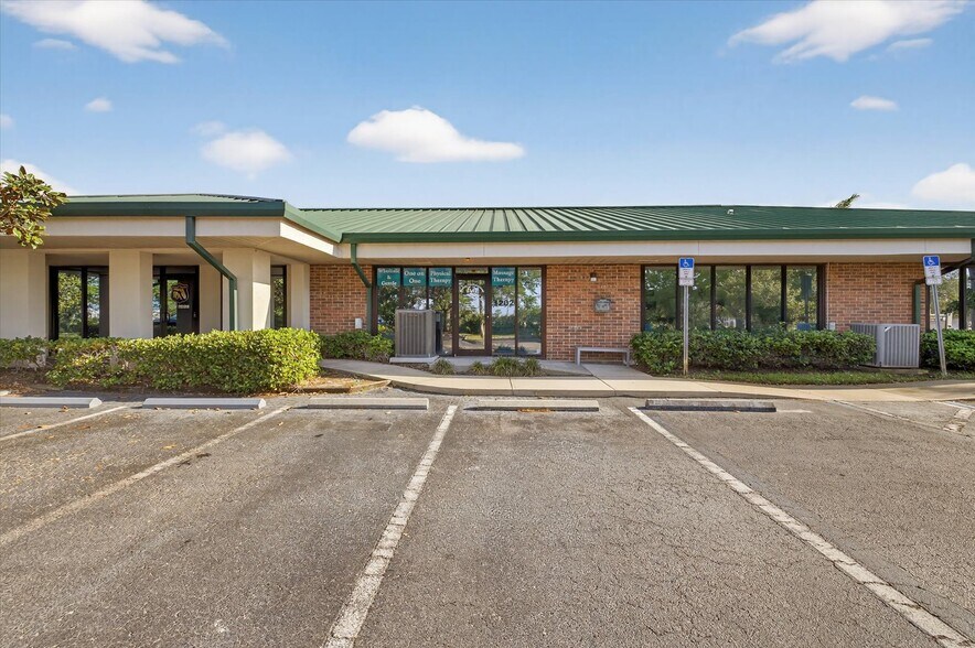 Primary Photo Of 14141 46th St N, Clearwater Medical For Sale