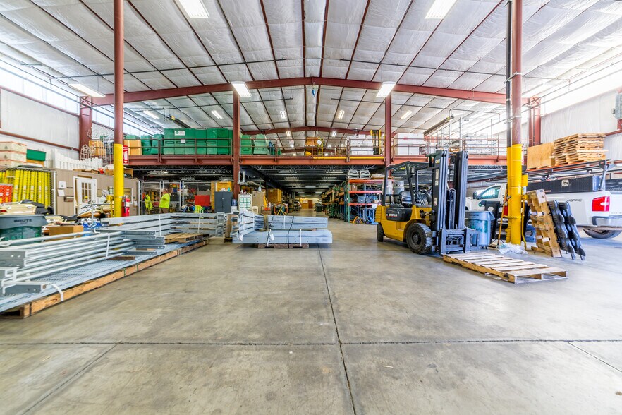 More Photos Of 2767 Liberty Ave, Pittsburgh Manufacturing For Lease