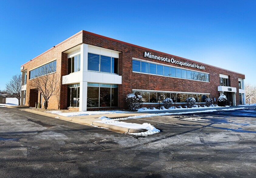 More Photos Of 1400 Corporate Center Curv, Eagan Medical For Lease