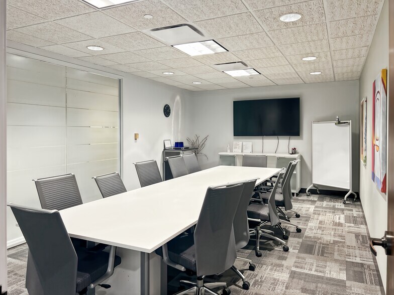 More Photos Of 5 Revere Dr, Northbrook Coworking Space