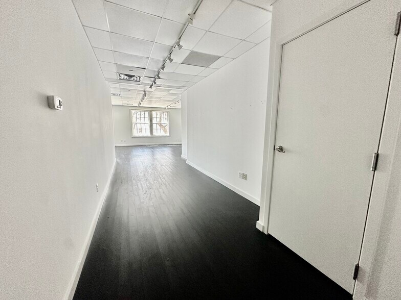 More Photos Of 53 Greenwich Ave, Greenwich Office For Sale