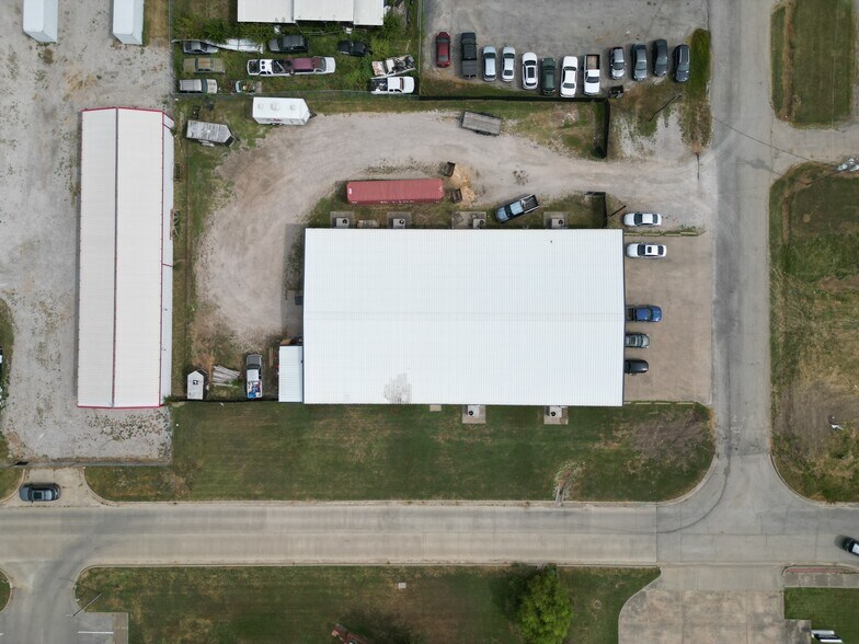 More Photos Of 204 S Hominy Ave, Skiatook Industrial For Sale