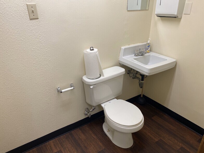 More Photos Of 509 Colorado Ave, Pueblo Medical For Lease