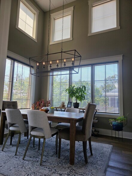 More Photos Of 158 State St, Bluffton Storefront Retail Office For Lease