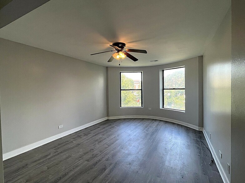 More Photos Of 4034 S Prairie Ave, Chicago Apartments For Sale