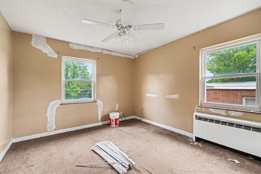 More Photos Of 2370 Losantiville Ave, Cincinnati Multifamily For Sale
