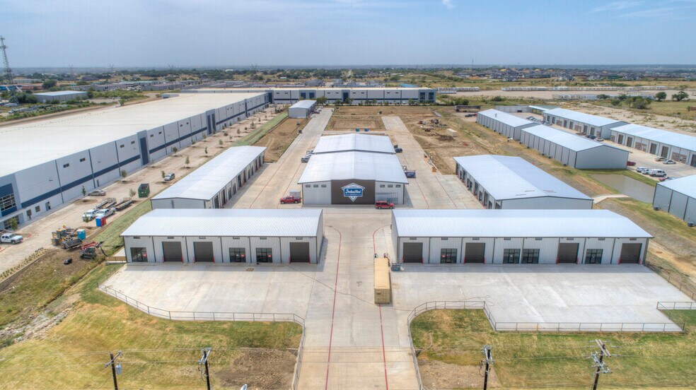 More Photos Of 13021 Harmon Rd, Fort Worth Flex For Lease