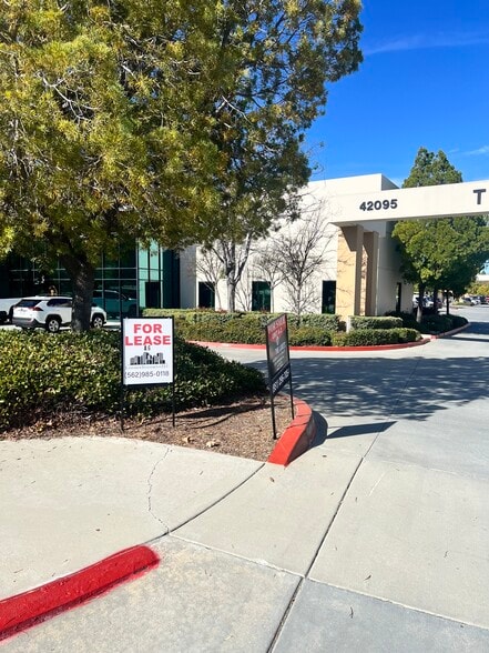 More Photos Of 42095 Zevo Dr, Temecula Warehouse For Lease