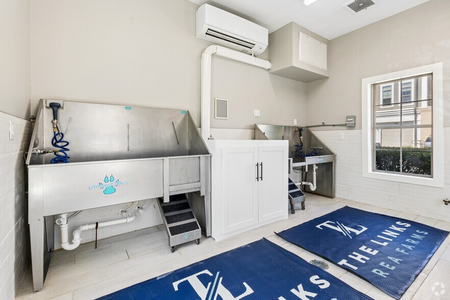 More Photos Of 7420 N Rea Park Ln, Charlotte Apartments For Lease