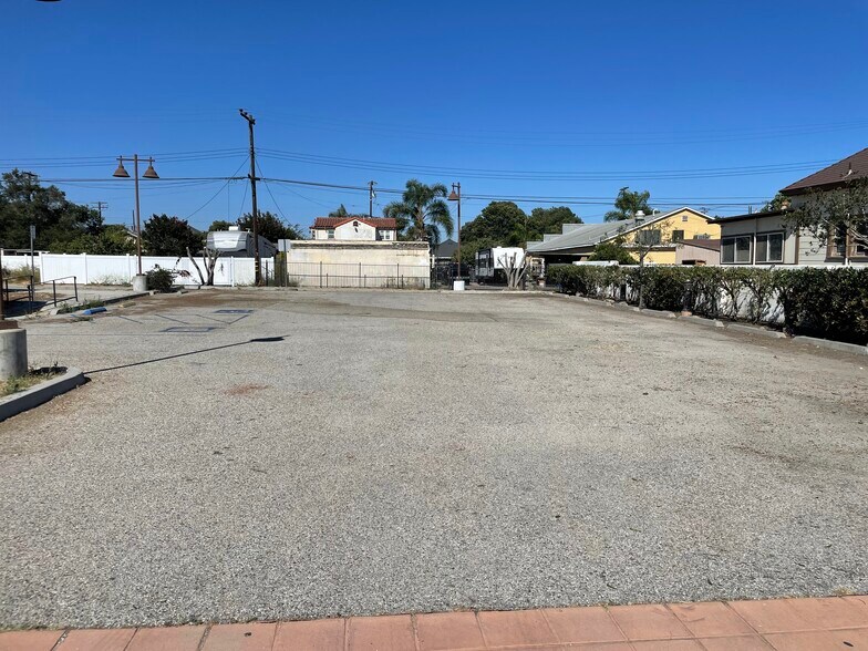 More Photos Of 125 S 10th St, Santa Paula Restaurant For Lease