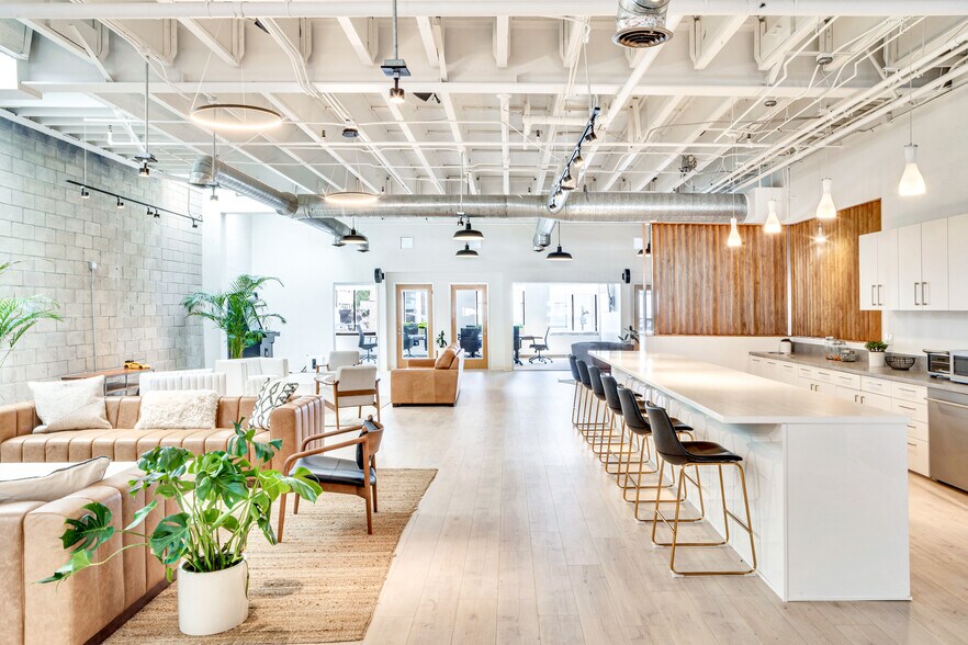 More Photos Of 1337-1339 3rd Street Promenade, Santa Monica Storefront Retail Office For Lease