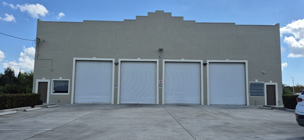 Primary Photo Of 900 Ceitus Ter, Cape Coral Warehouse For Lease