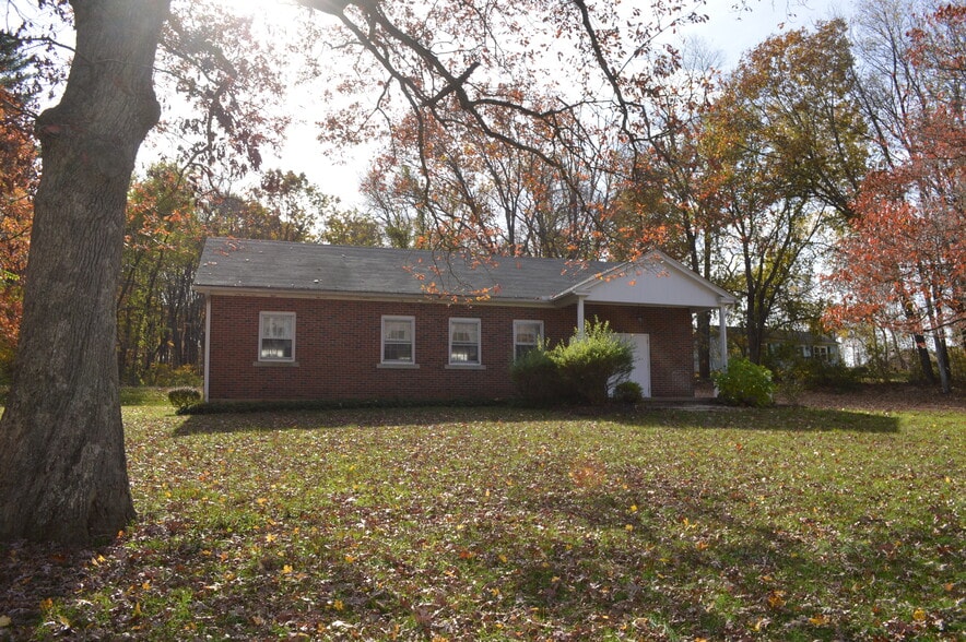 More Photos Of 857 Goshen Hill Rd, Lebanon Flex For Sale