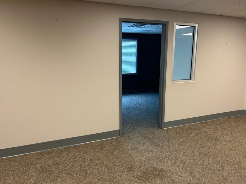 More Photos Of 375 Bay Rd, Queensbury Medical For Lease