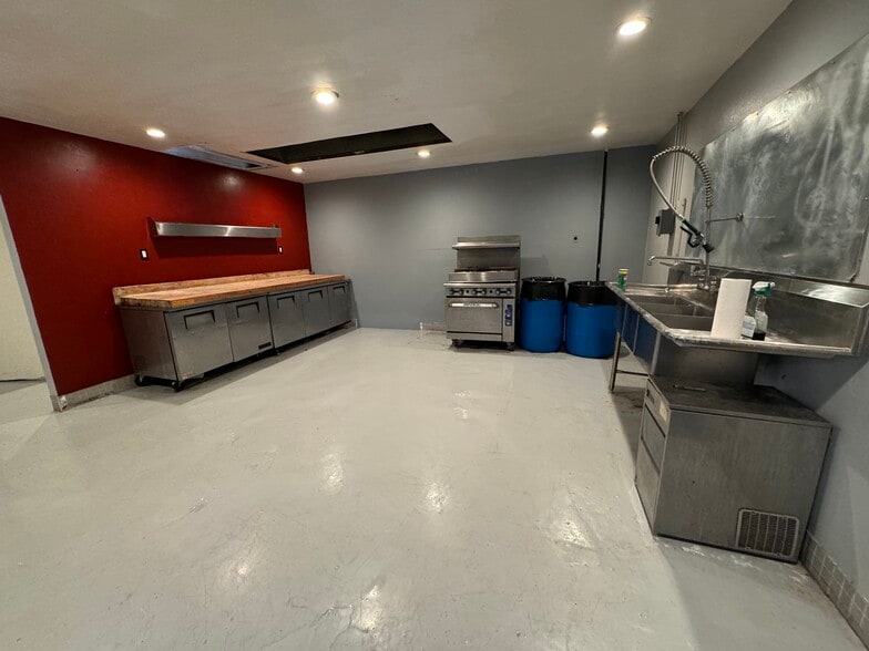 More Photos Of 1827 Hope St, Los Angeles Warehouse For Lease