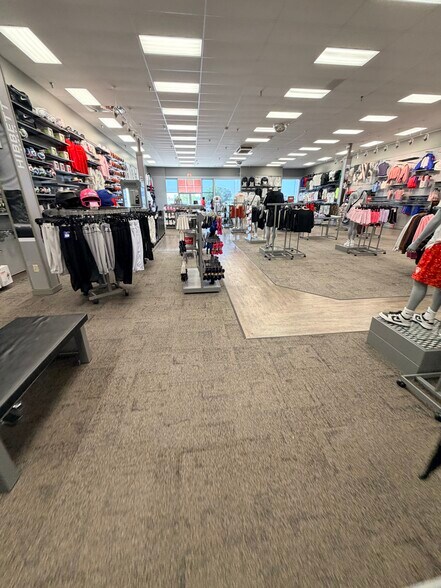 More Photos Of 895-975 W College St, Marshall Unknown For Lease