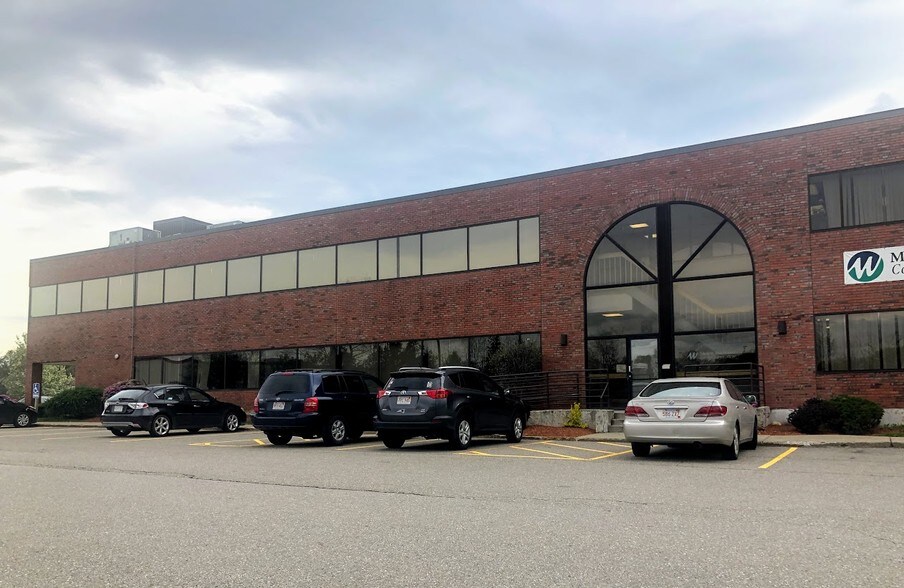 More Photos Of 100 Erdman Way, Leominster Medical For Lease