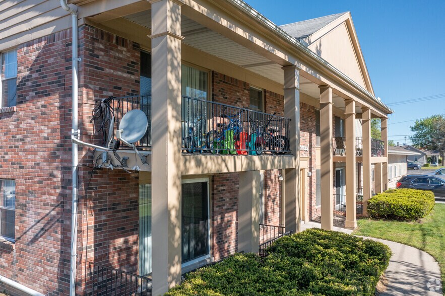 More Photos Of 5339 Secor Rd, Toledo Apartments For Sale