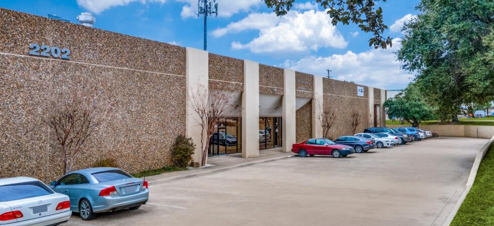 More Photos Of 2202 113th St, Grand Prairie Distribution For Lease