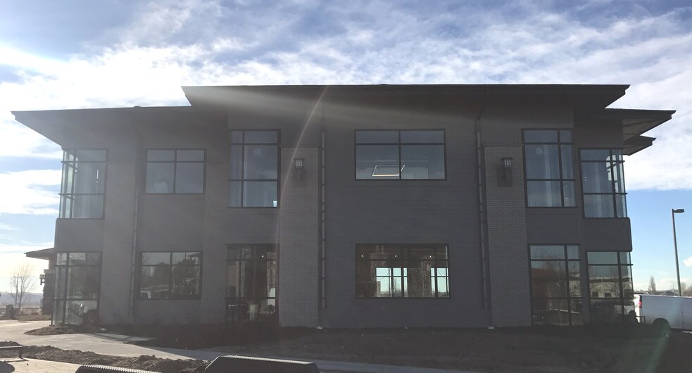 More Photos Of 1349 Water Valley Pky, Windsor Office For Lease