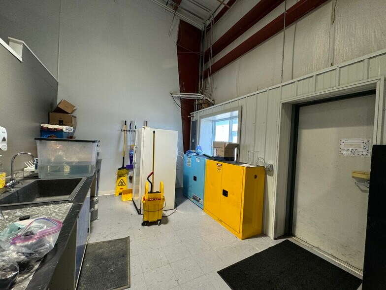 More Photos Of 2881 S 31st Ave, Greeley Warehouse For Sale