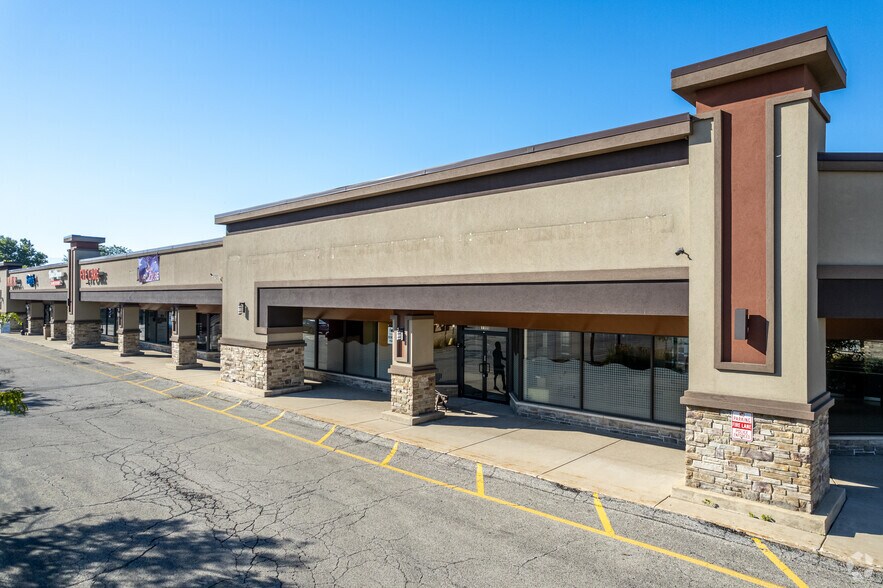 More Photos Of 1090-1250 E Lake St, Hanover Park Unknown For Lease