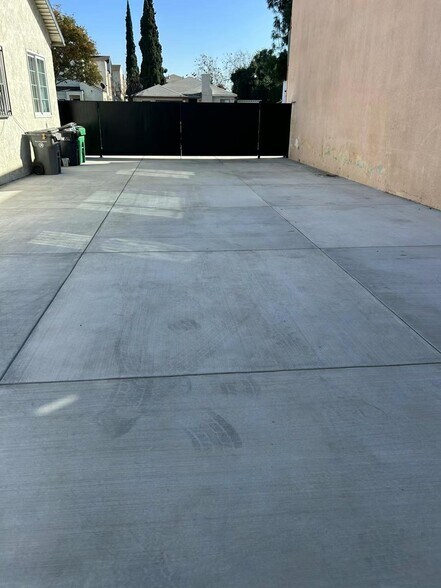 More Photos Of 3737 Baldwin Park Blvd, Baldwin Park Storefront Retail Residential For Sale