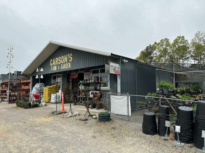 More Photos Of 2616 Colonel Thomson Hwy, Saint Matthews Freestanding For Sale