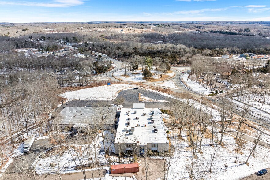 More Photos Of 183 Providence New London Tpke, North Stonington Unknown For Lease