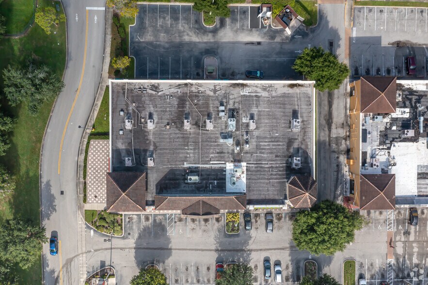 More Photos Of 2422-2432 S Kirkman Rd, Orlando Freestanding For Lease