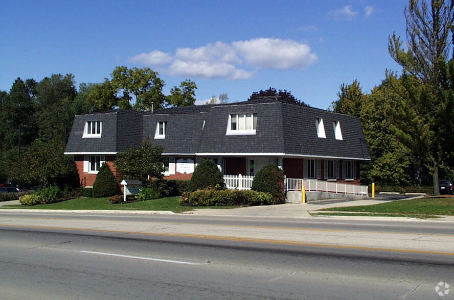 Primary Photo Of 474 Summit St, Elgin Office For Lease