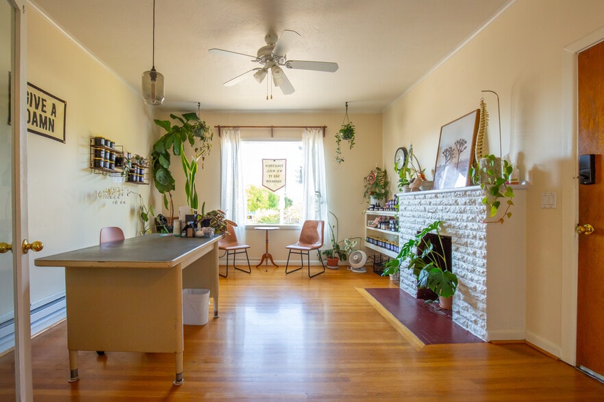 More Photos Of 2931-2935 NE Broadway St, Portland Storefront Retail Office For Sale