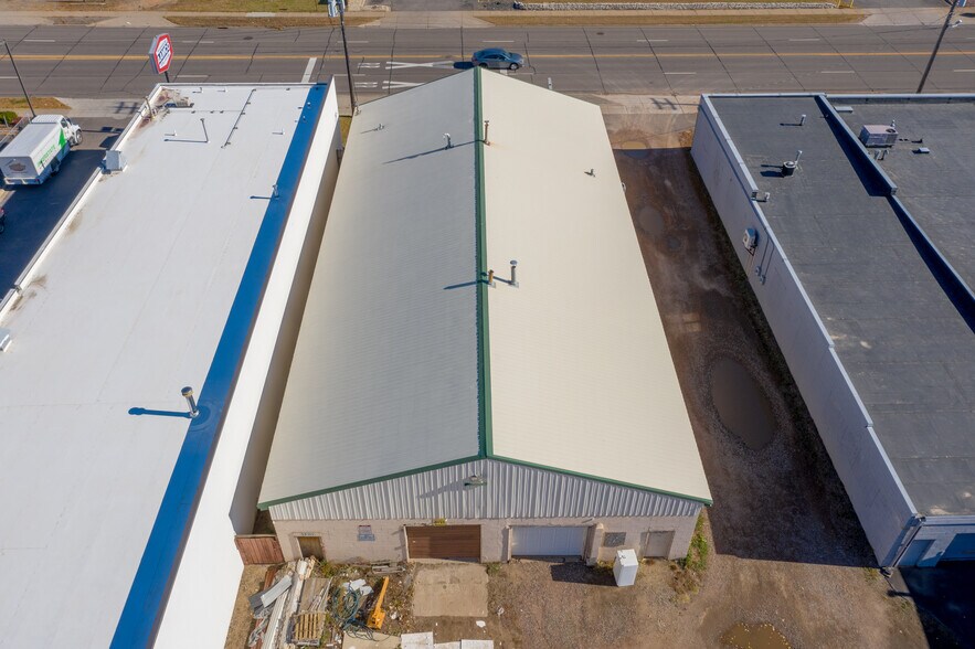 More Photos Of 5213 W Broadway Ave, Minneapolis Auto Dealership For Lease