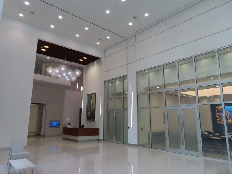 More Photos Of 350 E Las Olas Blvd, Fort Lauderdale Office For Lease