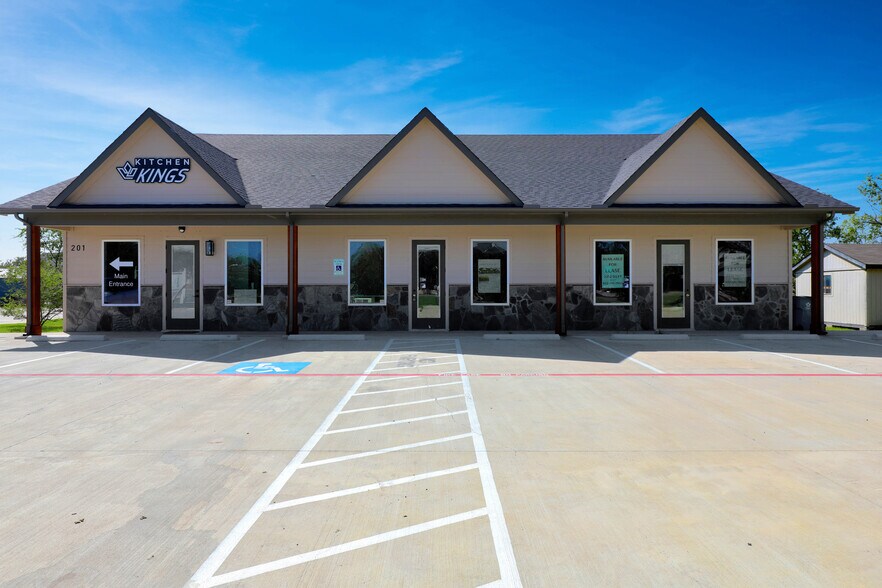 Primary Photo Of 201 W Main St, Gunter Showroom For Lease