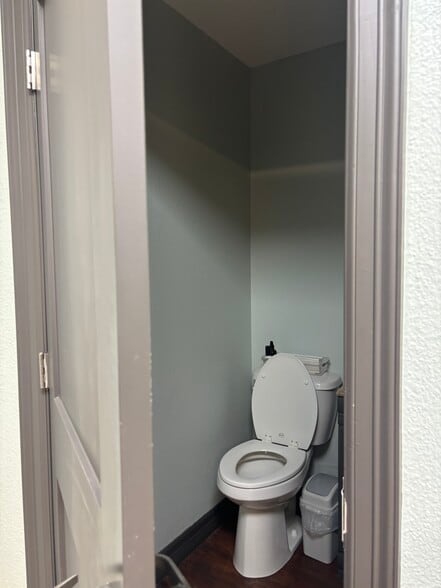 More Photos Of 740 Fannin St, Beaumont Warehouse For Lease