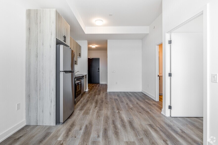 More Photos Of 2475 Old Bronte Rd, Oakville Apartments For Lease