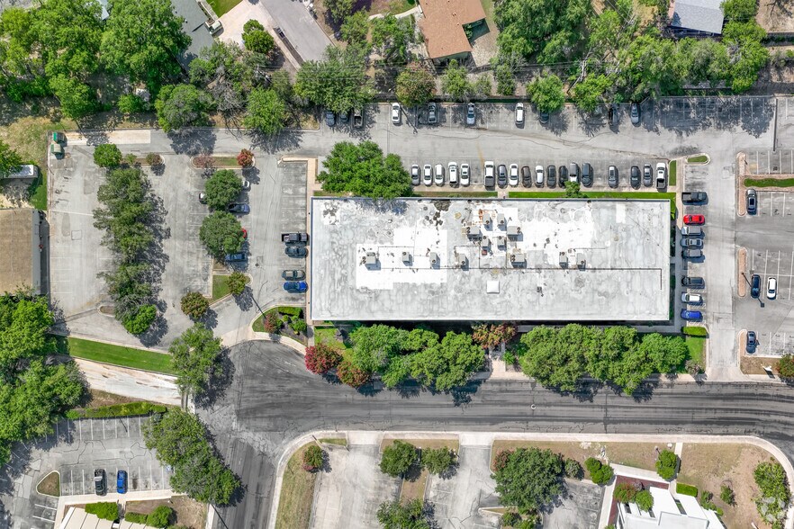 More Photos Of 4400 S Piedras Dr, San Antonio Unknown For Lease