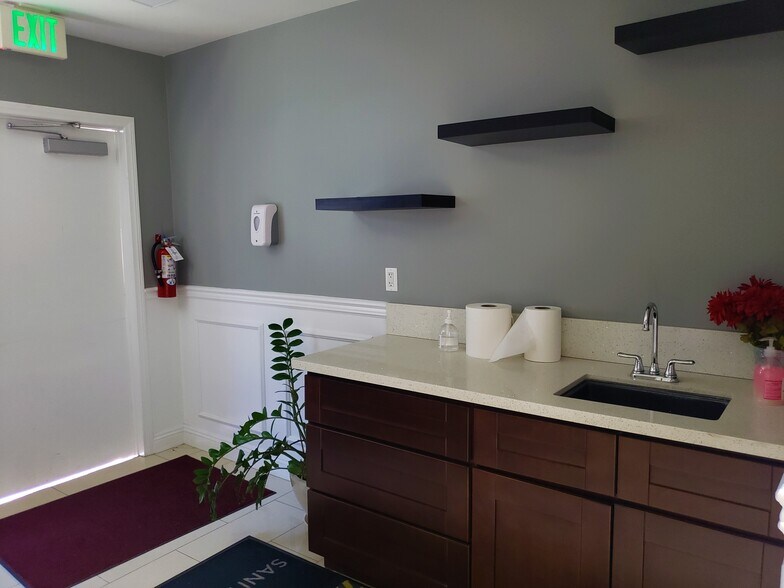 More Photos Of 1011-1017 S Goodrich Blvd, Los Angeles Office For Lease