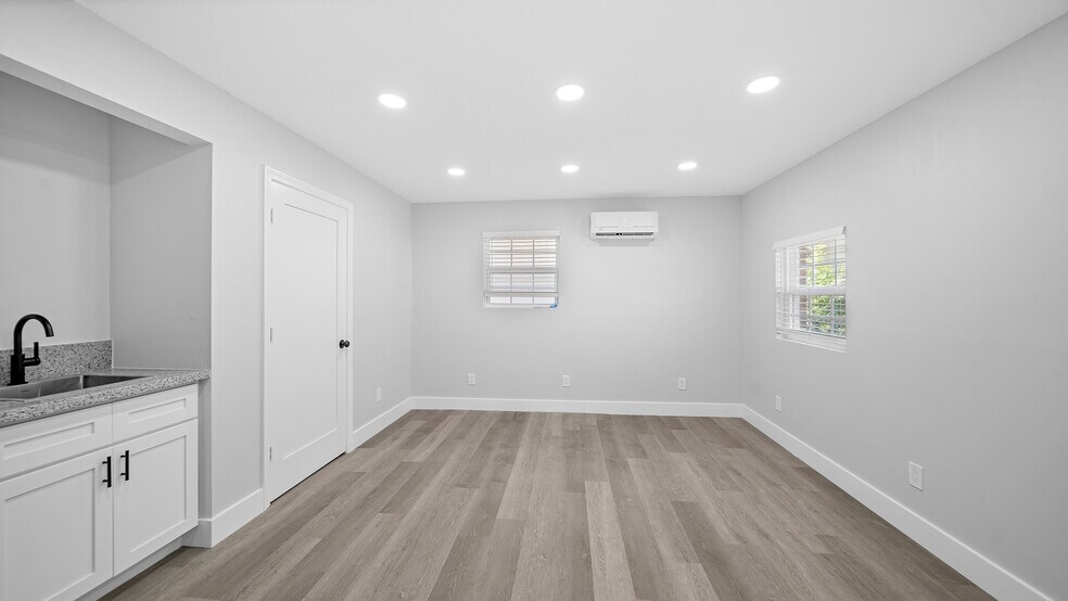 More Photos Of 2209 Highway 3, Dickinson Office Residential For Sale