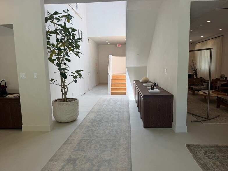 More Photos Of 145 S Rodeo Dr, Beverly Hills Storefront Retail Office For Lease