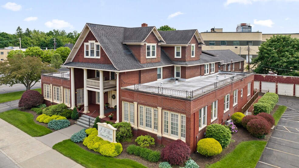 More Photos Of 150 Main St, Johnson City Medical For Sale