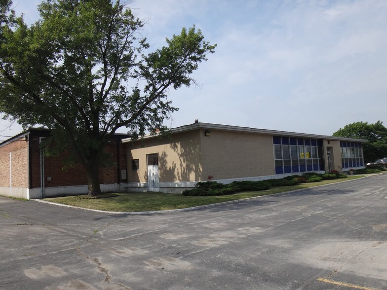 More Photos Of 255 E 167th St, Harvey Distribution For Lease