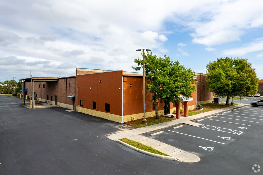 More Photos Of 115 Alma Blvd, Merritt Island Office For Sale