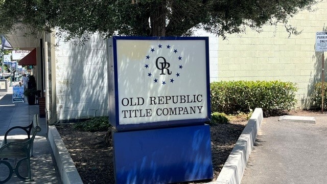 More Photos Of 150 W 10th St, Tracy Office For Lease